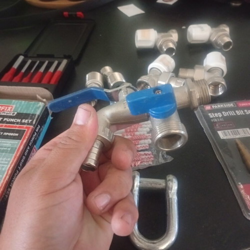 Zoumpades and Pontes plumbing set new, made in Italy