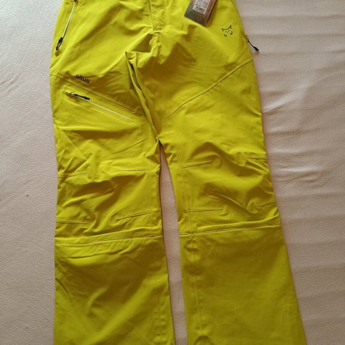 Altus men's ski pants new with membrane and knee reinforcement size Large