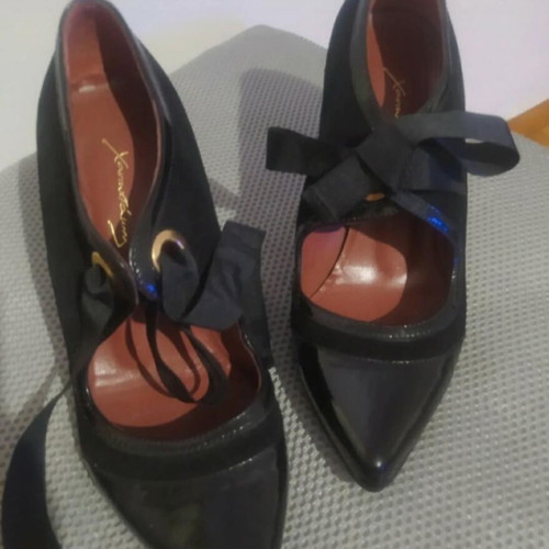Chaniotakis black pumps like new