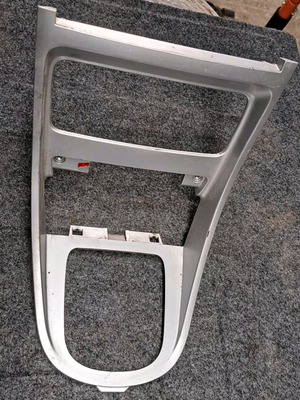 Peugeot 307 1.4 2007 central console used, silver