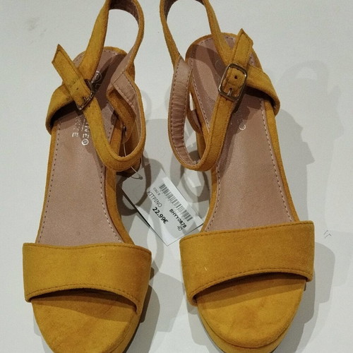 Yellow suede sandals size 40 new