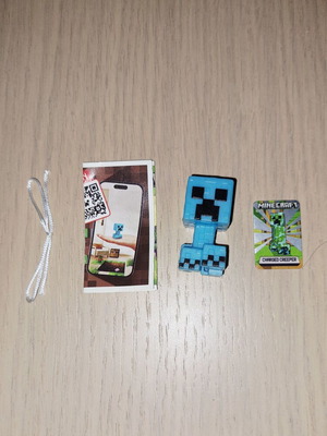 Minecraft Kinder Joy γαλάζια φιγούρα Creeper με κάρτα και σχοινάκι