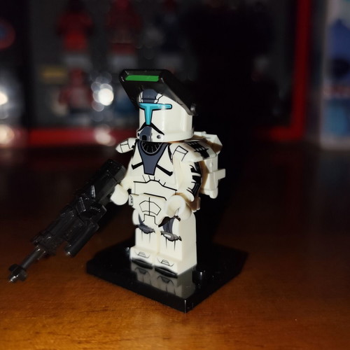 Tyto (Delta Squad) Star Wars minifigure with accessories