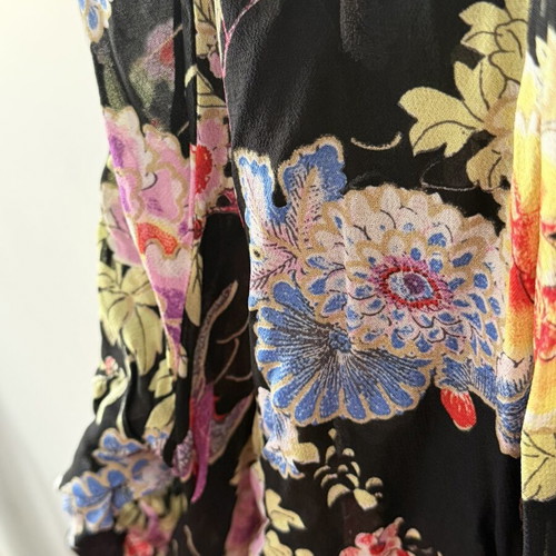 Oversized floral women sheer shirt like new, size 2 XL