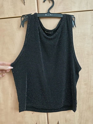 Women's sleeveless top black with rhinestones like new