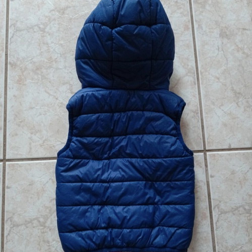 Sleeveless vest with hood blue xyykids 18-24 months like new