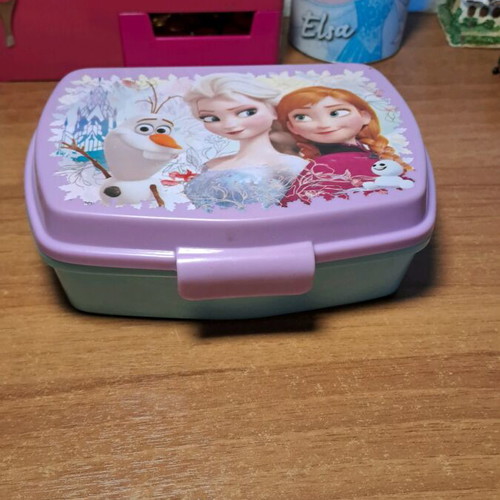 Children's lunchbox used with Elsa and Anna