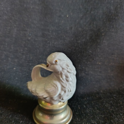 Decorative bird figurine