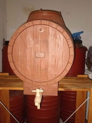 Wine barrel 50 liters used in excellent condition