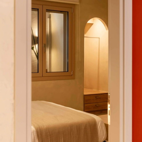 Apartment semi-basement 60 sqm with jacuzzi in Piraeus, furnished
