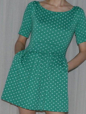 Mini dress with polka dots and pockets, like new, green