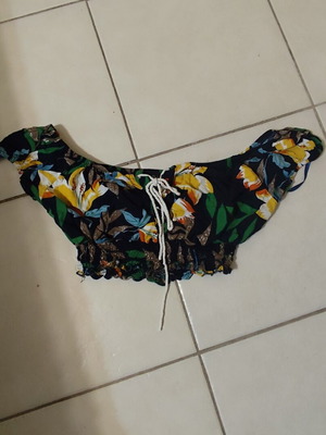 Benissimo Floral Off-Shoulder Crop Top used, size S