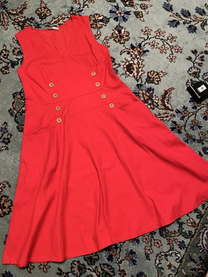 Cotton dress XXL like new, red with pockets and decorative buttons