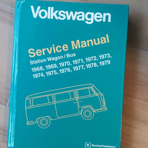 Volkswagen Station Wagon/Bus Official Service Manual hardback like new
