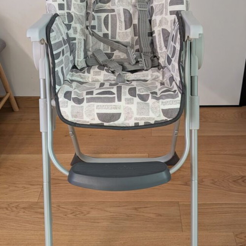 Joie Mimzy Snacker 2 in 1 high chair used