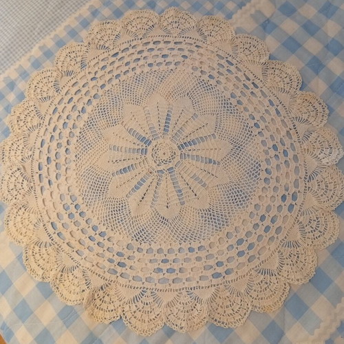 Handmade Rotonda with Crochet 0.45×0.45 cm like new