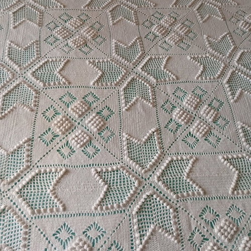 Handmade vintage crochet blanket like new, oversized double, cotton