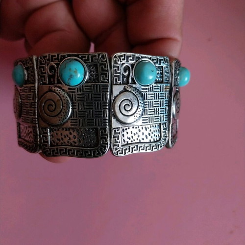 Kostibas handmade bracelet in excellent condition
