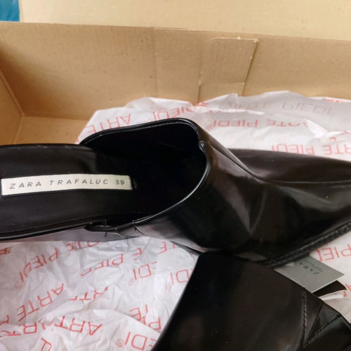 Zara black pumps size 39 new