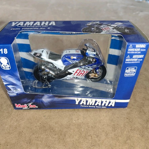 Maisto Yamaha Factory Racing Team 2007 1:18 scale new