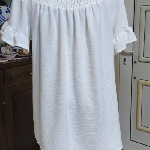 White off-shoulder blouse like new, size M-L