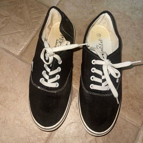 Canvas shoes used, size 40, black and white