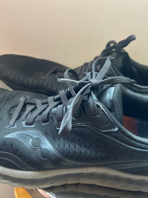 ΑΘΛΗΤΙΚΑ ΠΑΠΟΥΤΣΙΑ SAUCONY.