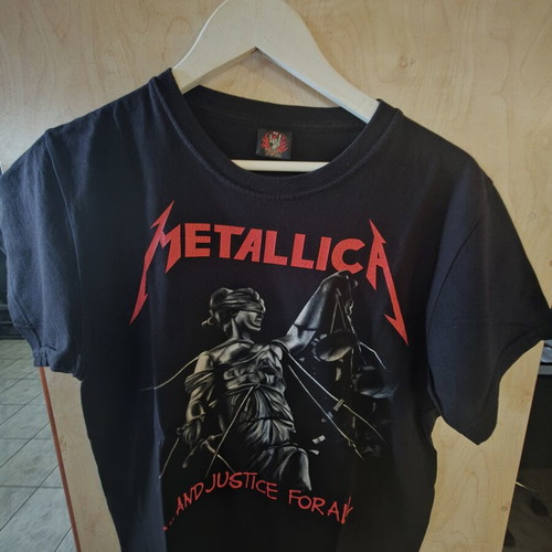 Metallica T-shirt Medium like new