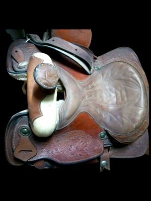 Leather horse saddle like new, for trail riding