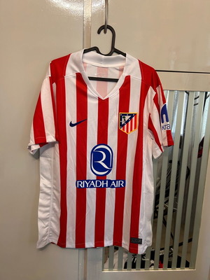 Atletico Madrid Jersey 2025/2026 Nike size Large like new
