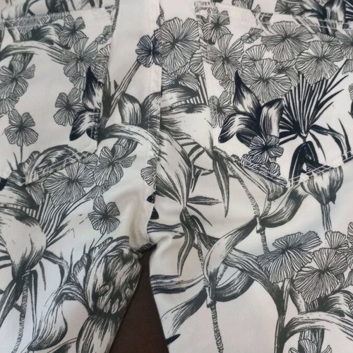 Zara women's pants like new, size S 36 8, black and white
