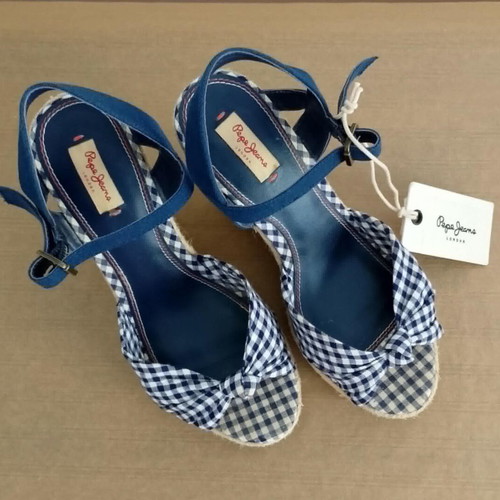 Pepe Jeans espadrille sandals size 38 like new, blue and white