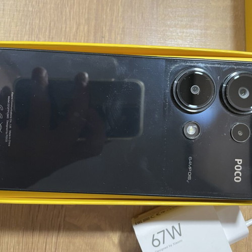 Xiaomi Poco M6 Pro 256GB 8GB RAM smartphone like new with case and 67W charger