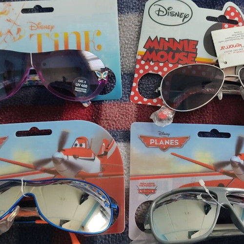 Disney children's sunglasses like new, pack of 4 pairs