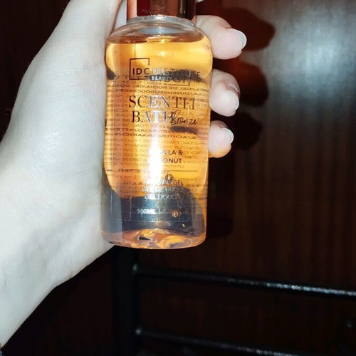 Shower Gel and Bath Bomb Set New