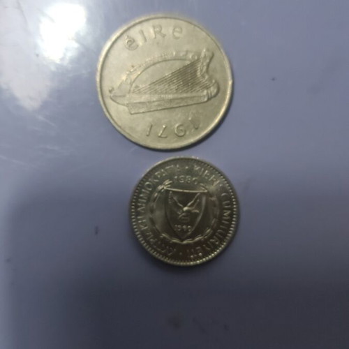 Coins from Cyprus, Ireland and America like new