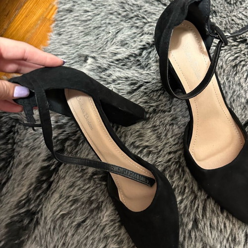 Pointed black pumps size 39 used with scratch