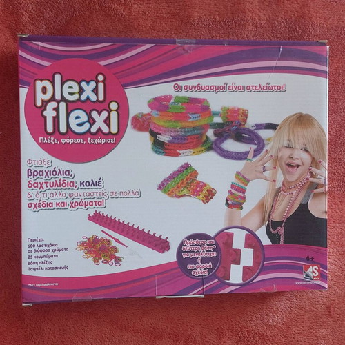Plexi Flexi kit used for bracelet making