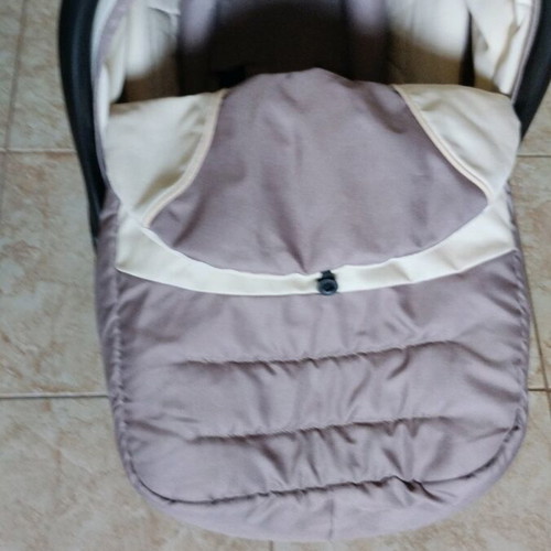 Kiddo baby car seat egg used, beige