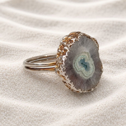 Handmade open ring with brass and agate stone, size 55, adjustable