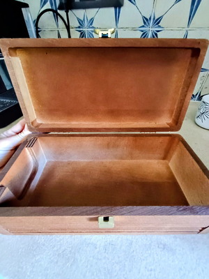 Berta Grappa Wooden Box like new with gold bronze clasp