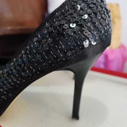 Arte Piedi leather pumps with sequins like new, size 38, black