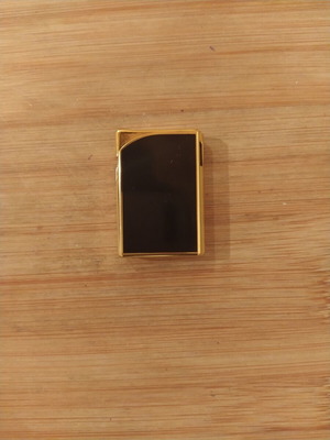 Win Alfie P-800 vintage lighter like new, black and gold
