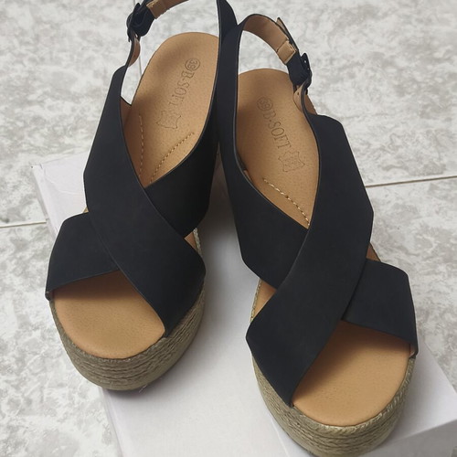 B-Soft Black Platform Sandals like new, genuine leather sole, size 39