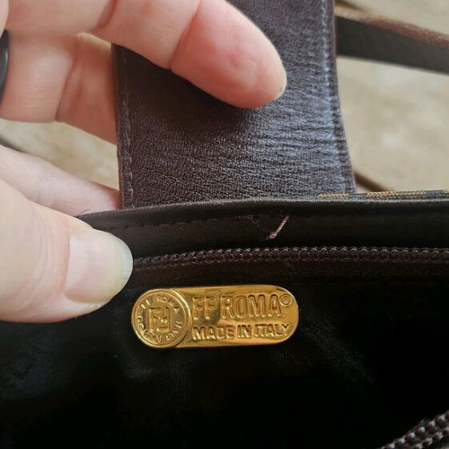 Τσάντα Fendi χειρός μεταχειρισμένη, καφέ με χρυσαφί λεπτομέρειες