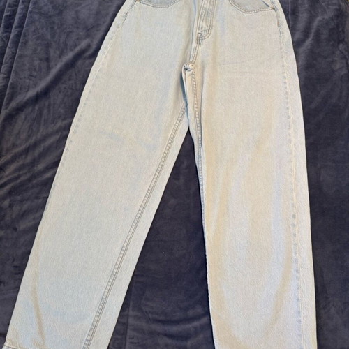 Light-colored 90’s baggy jeans used, size 38, ultra high waist