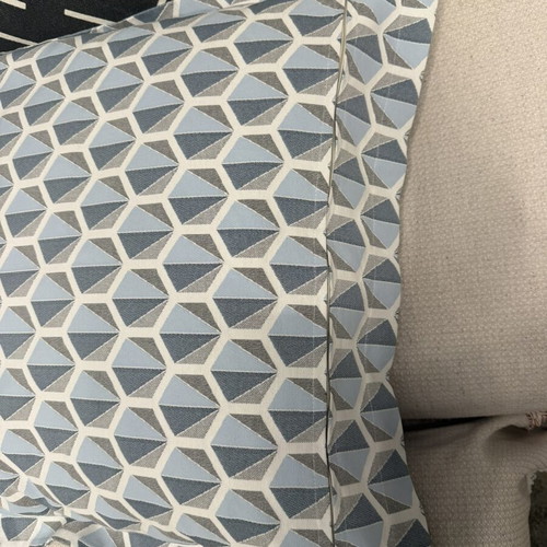 Decorative pillowcase 60x60 like new with zipper