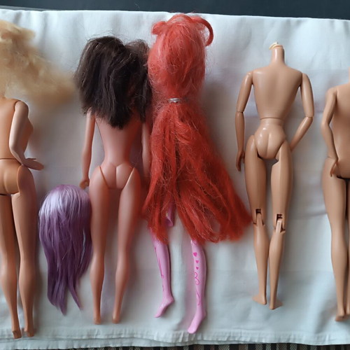 Barbie and other dolls with defects