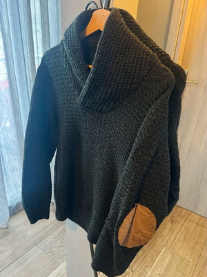 Zara men's sweater used, size M, green