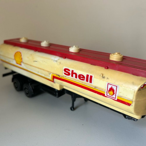 Hot Wheels tanker used, made in Italy, metal base, plastic